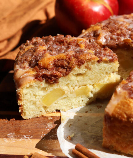 Cinnamon Apple Cake